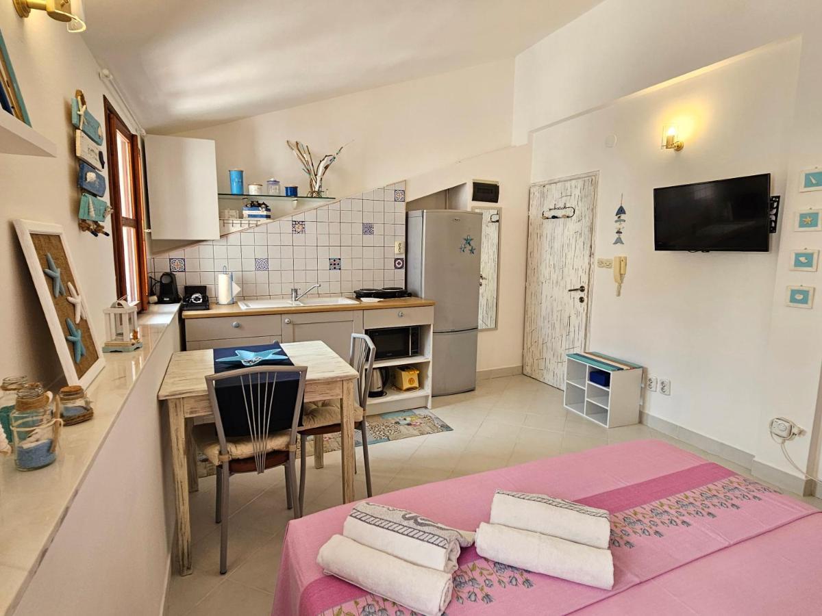 Studio Mare Fuori With Terrace Rovigno Esterno foto