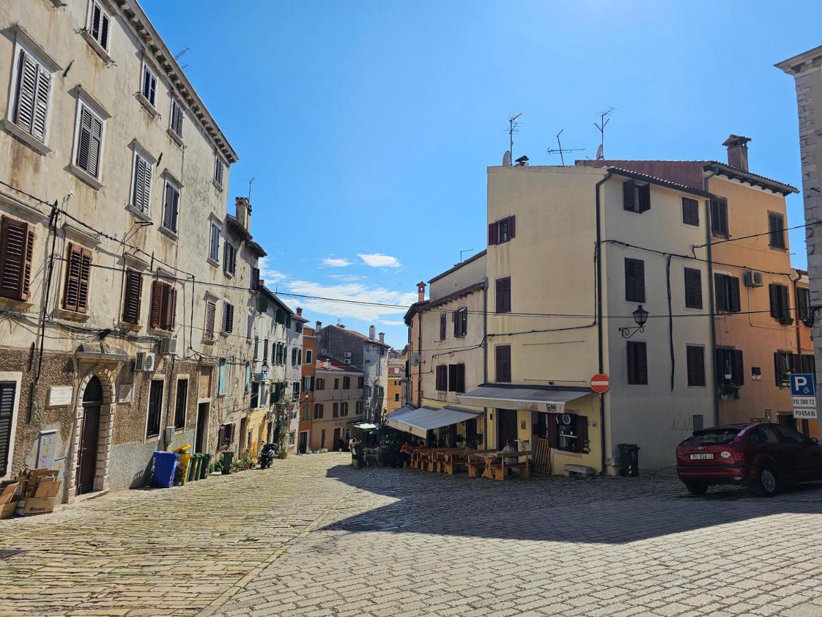 Studio Mare Fuori With Terrace Rovigno Esterno foto
